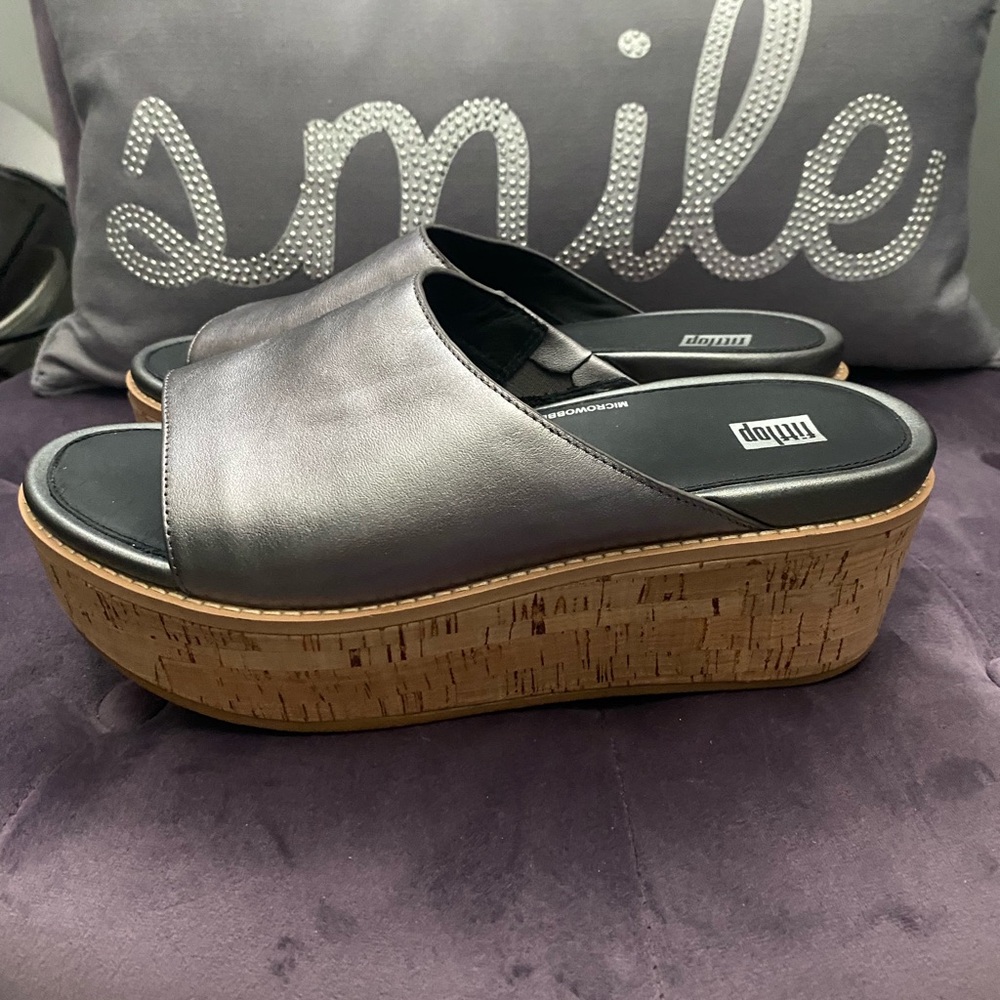 Silver/Gunmetal Platform Shoes with Modern Design